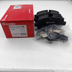 Тормозные колодки задние Iveco Daily 35с15 BREMBO (+скобы)