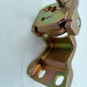 Петля задней двери верхняя левая TR > 06 (180 º грудусов) YC15-V42983-AK/8C1A-V42983AA