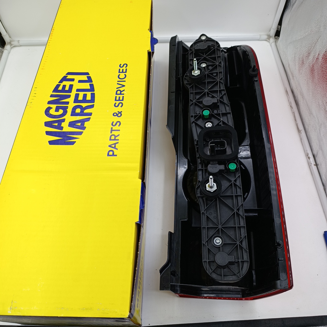 Фонарь задний левый Peugeot Fiat (250) С ПЛАТОЙ 1606664080/1366452080/1344050080 MAGNETI MARELLI - Миниатюра товара 2