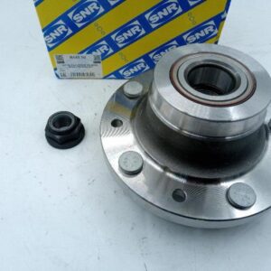 Ступица колеса задняя TR > 06 FWD R15 BK212B664AB/1377911/1756721 SNR (c гайкой)