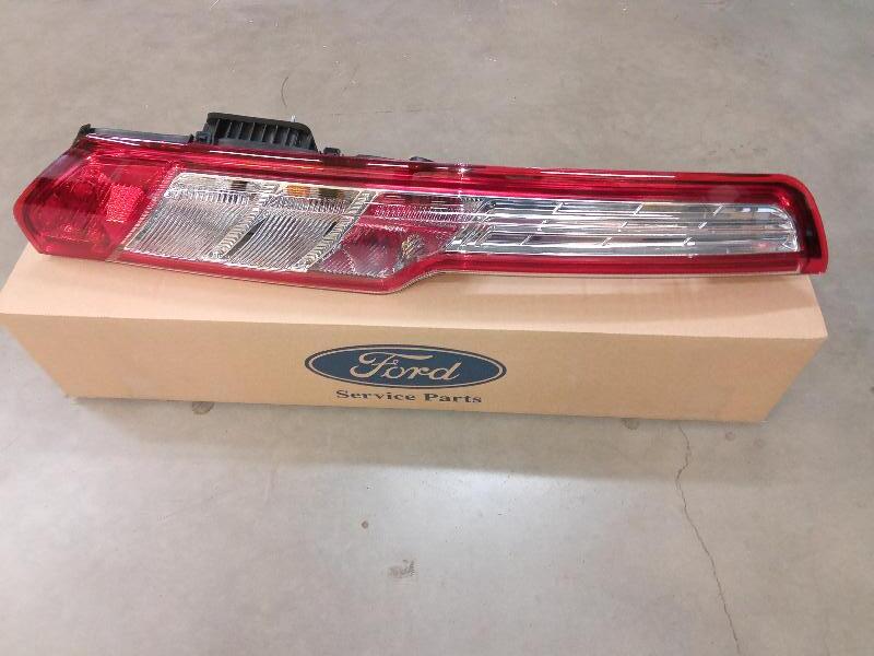Фонарь задний CUSTOM LH TR > 12 FORD BK2113405AJ/2411271 OTOCAH - Миниатюра товара 1