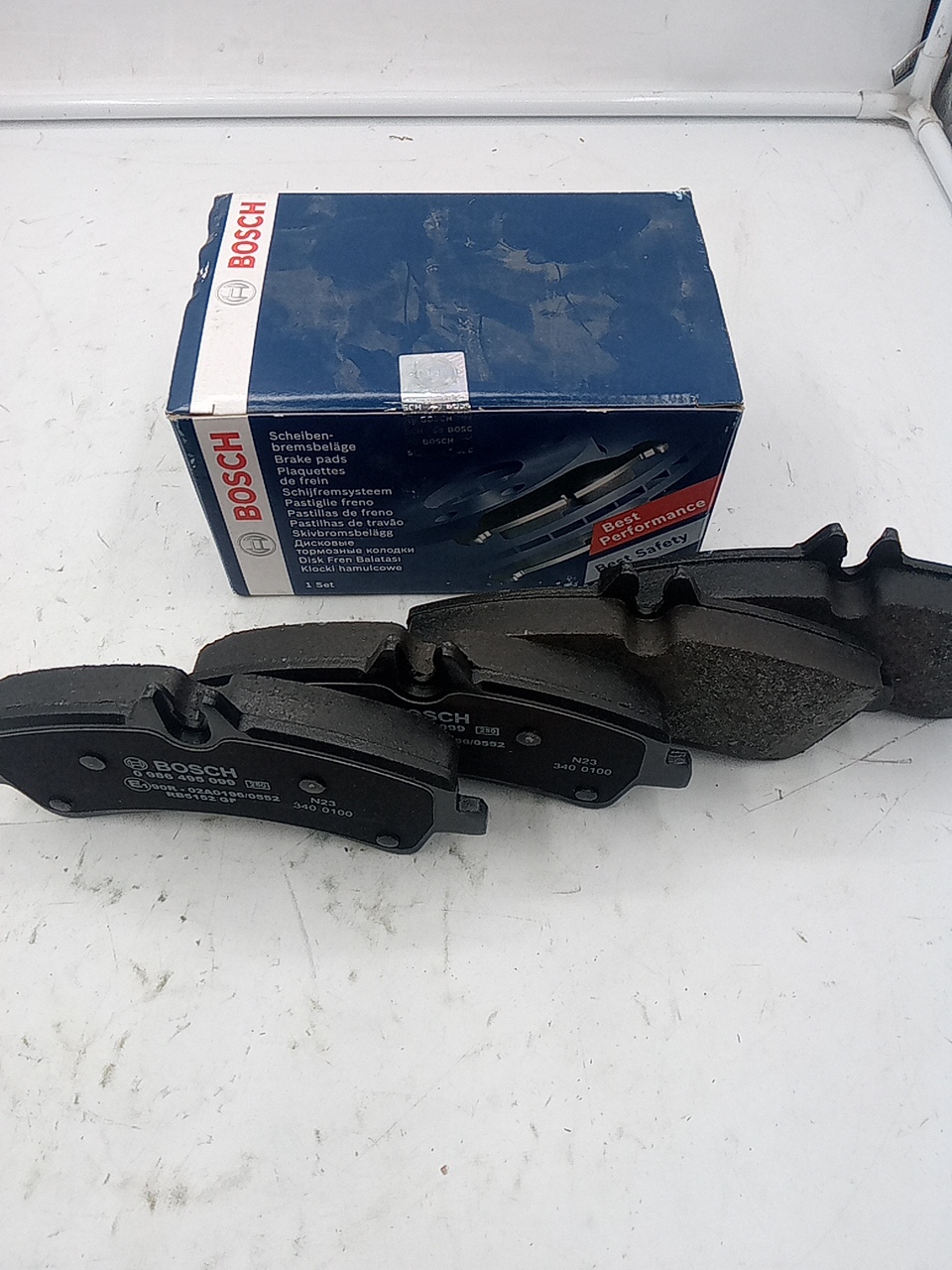 Тормозные колодки задние спарка  MERCEDES Sprinter 5-t 6/06-> VW CRAFTER 06-16 BOSCH EUROPE - Миниатюра товара 1