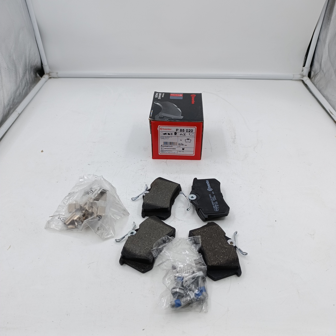 Тормозные колодки задние Audi A2/A3/A6/A8, VW Golf/Passat 96> 1J0698451P/5Q0698451A/1J0698451Q - Миниатюра товара 1