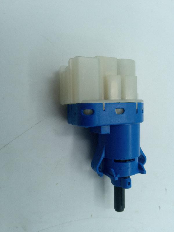 Датчик стоп сигнала Ford Transit,Peugeot Boxer,Iveco Daily Евро 5 (4 PIN) Sampart Tyrkey - Миниатюра товара 1