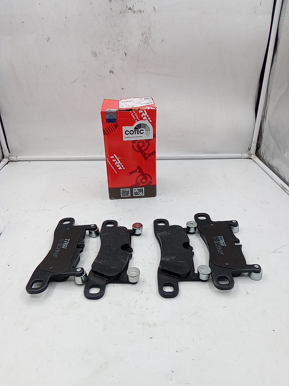 Тормозные колодки задние Touareg’10- 3.0-4.2, Porsche Cayenne’10- 3.0-4.8 TRW - Миниатюра товара 1