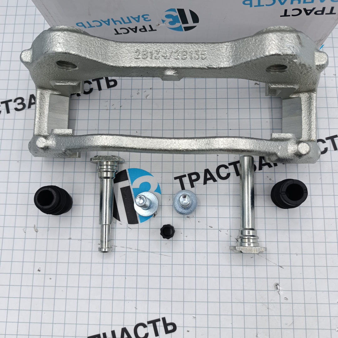 Скоба переднего суппорта левая TR > 14 (RWD,двускатные зад.колеса) BK312B135AB/2391842 ТЗ - Миниатюра товара 2