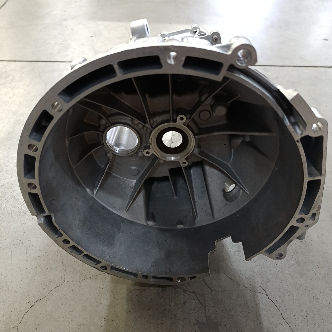 Корпус МКПП Ford Transit 2.2 МТ82 (колокол,передн.часть) (Б/У , с новой КПП) 2378210/1815705/2064152 - Миниатюра товара 3