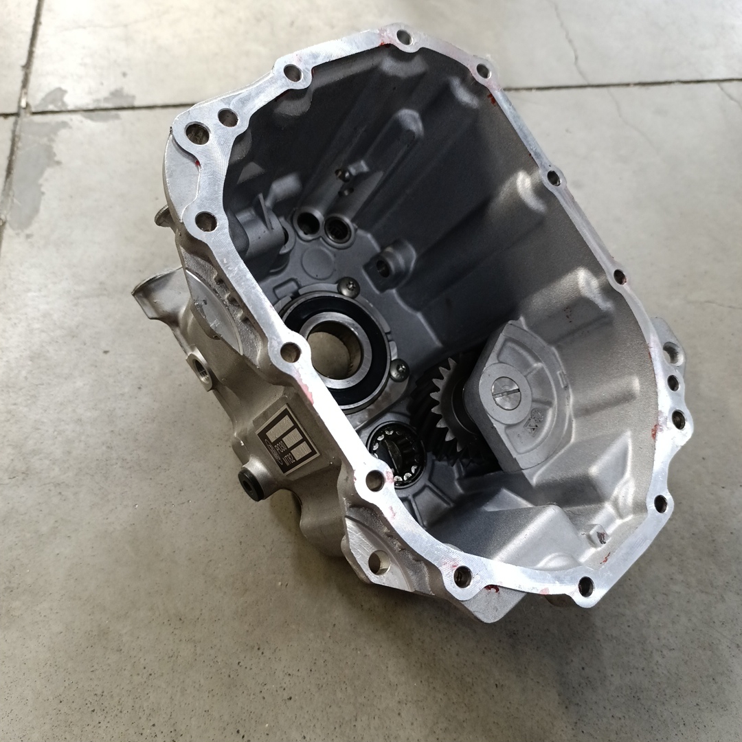 Корпус МКПП Ford Transit 2.2 МТ82 (колокол,задн.часть) (Б/У , с новой КПП) 1427654/1512729/1717775 - Миниатюра товара 1