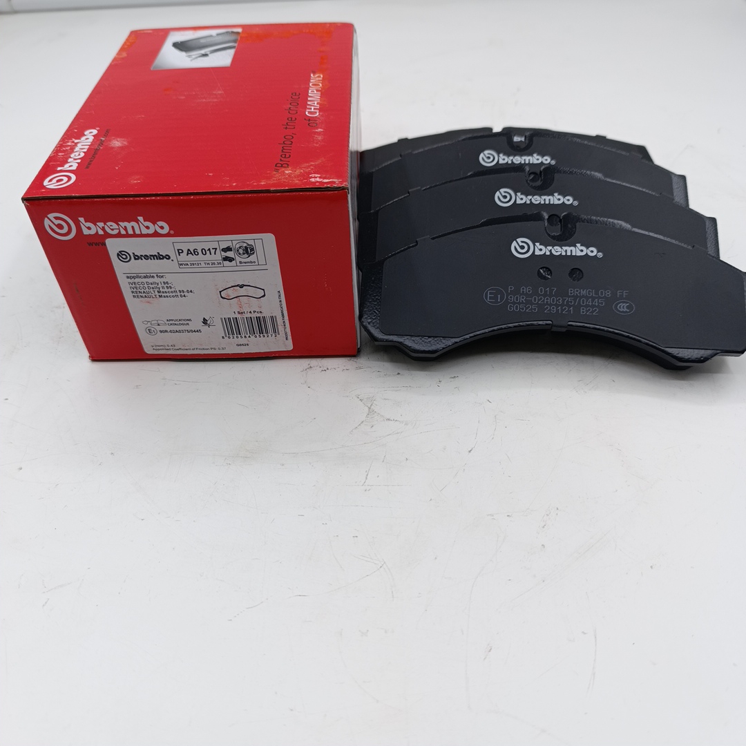 Тормозные колодки задние Iveco Daily 50C15 BREMBO - Миниатюра товара 1