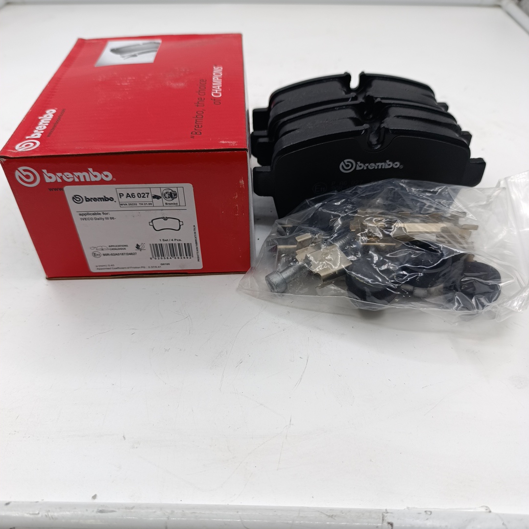 Тормозные колодки задние Iveco Daily 35с15 BREMBO (+скобы) - Миниатюра товара 1