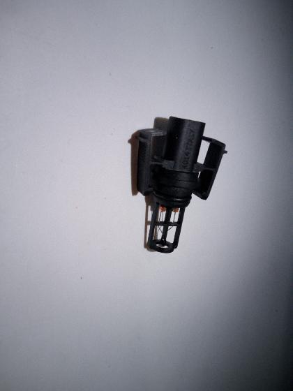 Датчик температуры воздуха Mercedes Sprinter OM646/OM651/O642 HELLA - Миниатюра товара 1