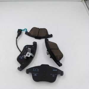 Тормозные колодки передние Audi Q3 (ORIGINAL VAG SAIC)