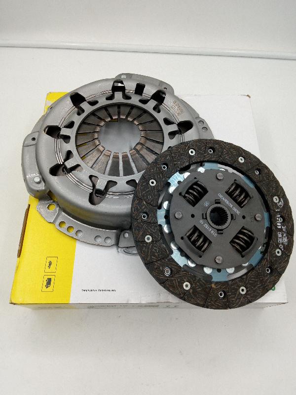 Сцепление (корзина+диск) Nissan Micra/Note 1.4 16V 03> 30300CR14B/30100AY100/30100BC00A LUK EUROPE - Миниатюра товара 1