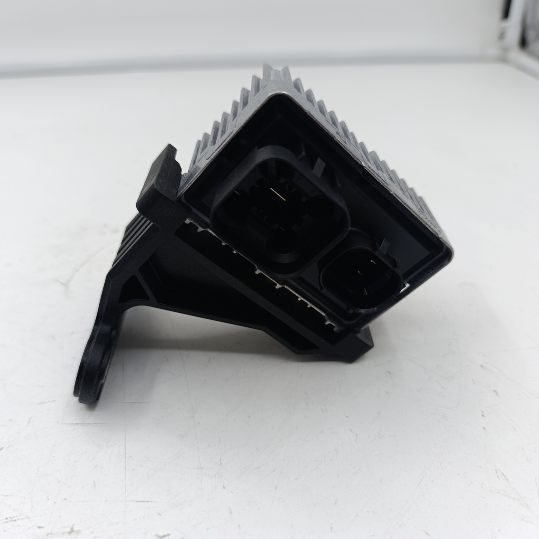 Реле свечей накаливания Ford Transit,Peugeot Boxer 2.2 Евро5 1724769/1719477/9675863980 JMC=Ford - Миниатюра товара 2
