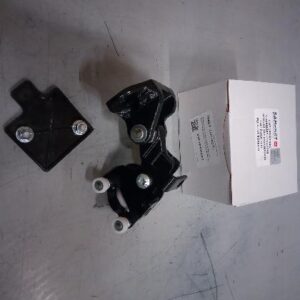 Петля двери Sollers Atlant 1.9-2.7 (передней двери) 6106110R001 (ORIGINAL JAC)