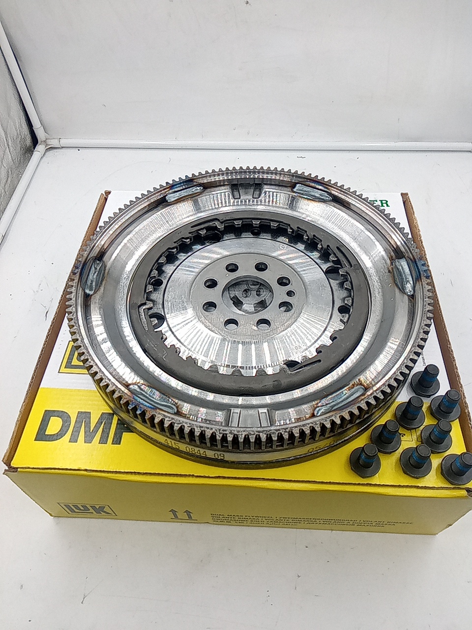 Маховик двухмассовый VAG DSG-7 (129 зуб, 8 болт креплен.) Audi,Seat,Skoda, VW 06K105266E LUK EUROPE - Миниатюра товара 1