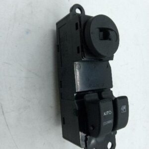 Кнопка стеклоподъёмника Sollers Atlant 2.7D (Водительская сторона) 3746100W5000 TZ