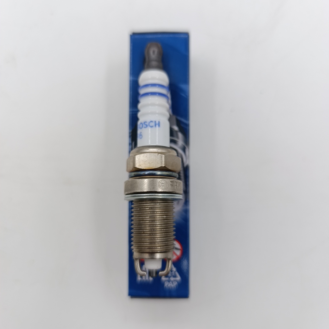 Свеча зажигания VAG, BMW, FIAT, NISSAN, RENAULT, VOLVO  1.4-1.6 05 -> 2-x конт BOSCH EUROPE - Миниатюра товара 2