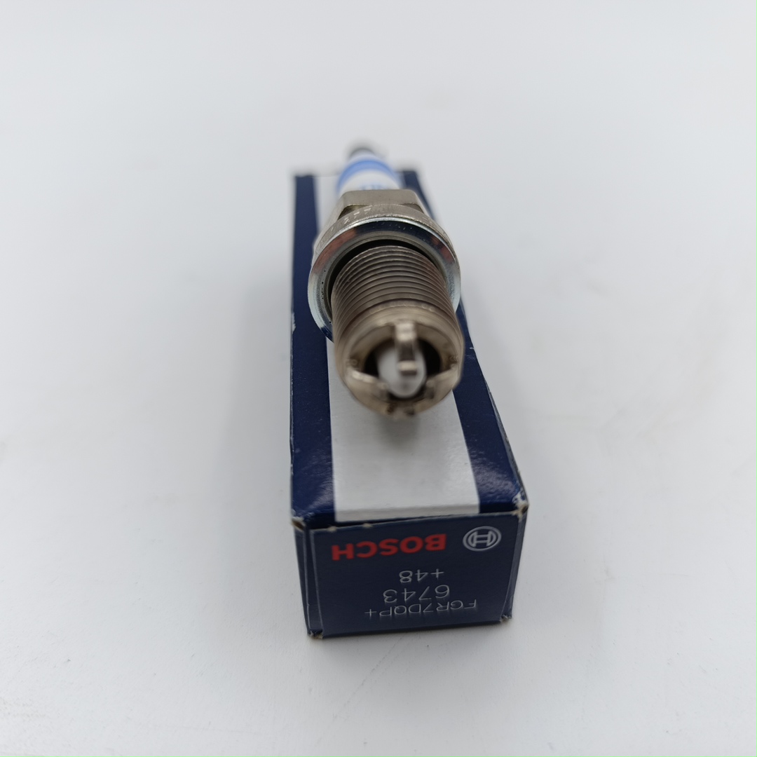 Свеча зажигания BMW E30/E36/E46/E34/E39/E60/E32/E38/E65/X5 BOSCH EUROPE - Миниатюра товара 2