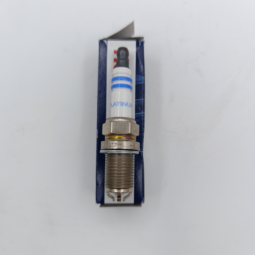 Свеча зажигания BMW E30/E36/E46/E34/E39/E60/E32/E38/E65/X5 BOSCH EUROPE - Миниатюра товара 1